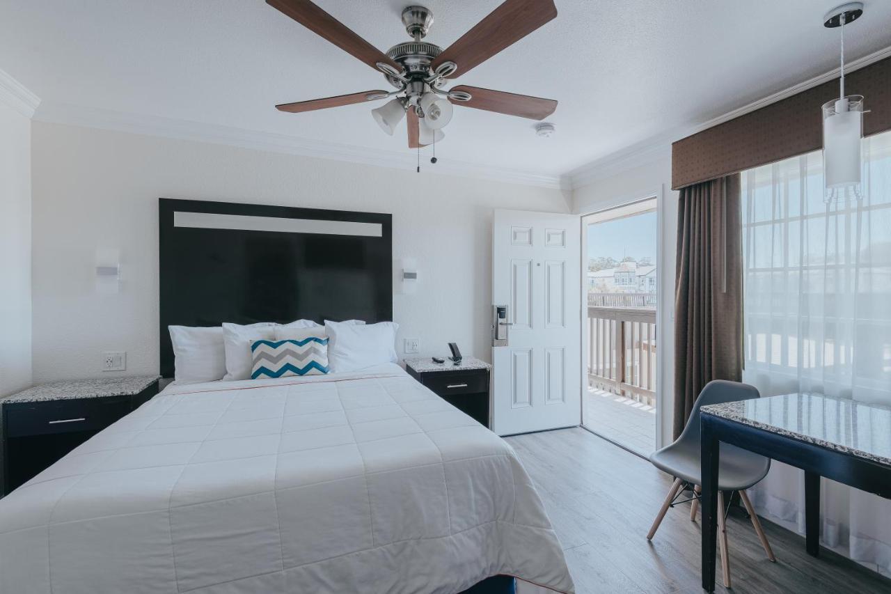 Sea Air & - Downtown - Restaurant Row 3*